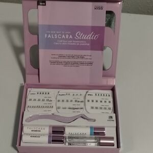 Kiss Falscara Studio Lash Kit in Pink and White